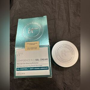 IT Cosmetics Confidence in a Gel Cream Oil-Control Face Moisturizer 2 oz / 60 mL